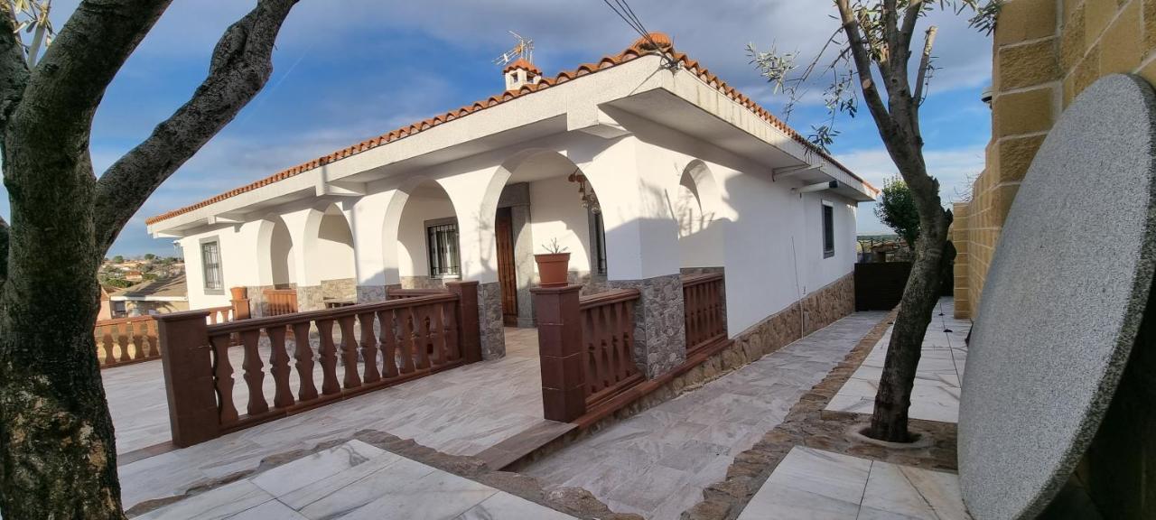 Villa Los Cantos Toledo Exterior photo